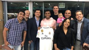 Rodrygo ya posa con la camiseta del Madri