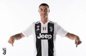 Cristiano ROnaldo fue presentado como nuevo jugador de la juventus de Italia