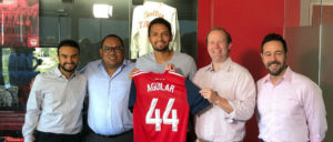Aguilar con la directiva del Dallas