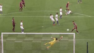 el segundo golazo de Andrés Iniesta en el fútbol japonés con la camiseta del Vissel Kobe. Otra vez fue tras una asistencia de Podolski.