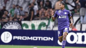 todibo es nuevo jugador del barcelona
