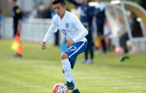 Olvidado en Colombia, querido en Inglaterra: Ian Poveda debutó con la Sub-19 de Inglaterra