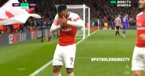 golazo de lacazette y celebración epica