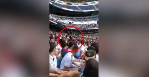 aficionado del FC Barcelona se coló al Bernabéu para presenciar la presentación de Hazard y OJO con lo que los madridistas le obligaron a hacer...?
