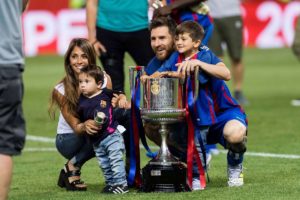 mateo messi trollea a su hermano y su padre