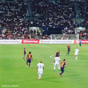 La foto más futbolera que vas a ver en el día: Roberto Carlos vs. Ronaldinho.